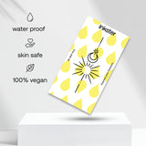 Tatuaggio con piccoli elementi luna e sole