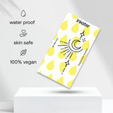 Tatuaggio con piccoli elementi di luna, stelle e sole