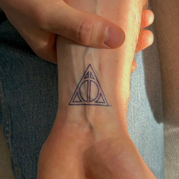 Tatuaggio Harry Potter I Doni della Morte Outline