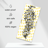 Manica Leone nel mare di fiori