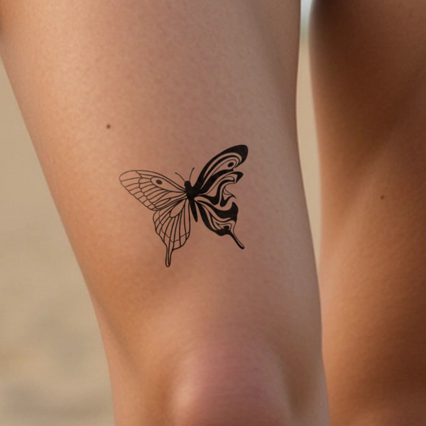 Tatuaggio farfalla stile semi-fluido