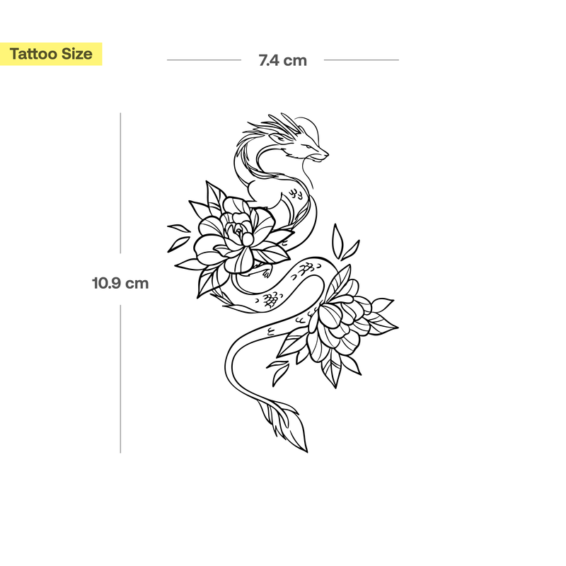 Tatuaggio abete con vari elementi invernali
