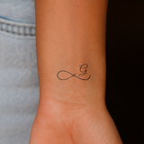 Infinito con iniziali (A-Z)