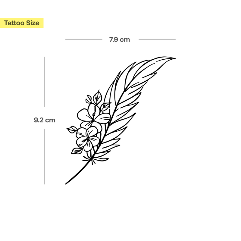 Tatuaggio piuma con fiori