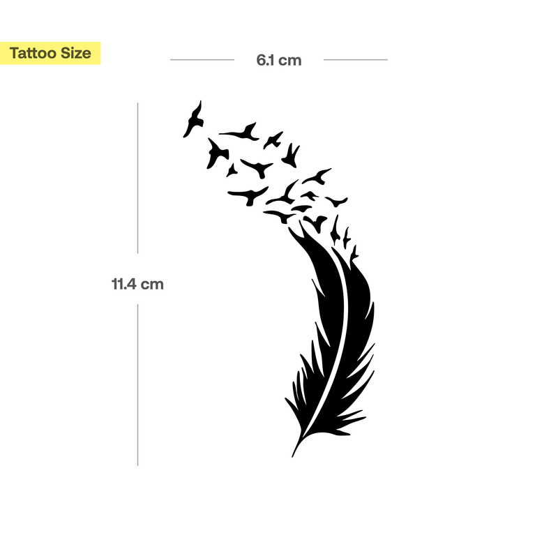 Tatuaggio piuma con uccelli